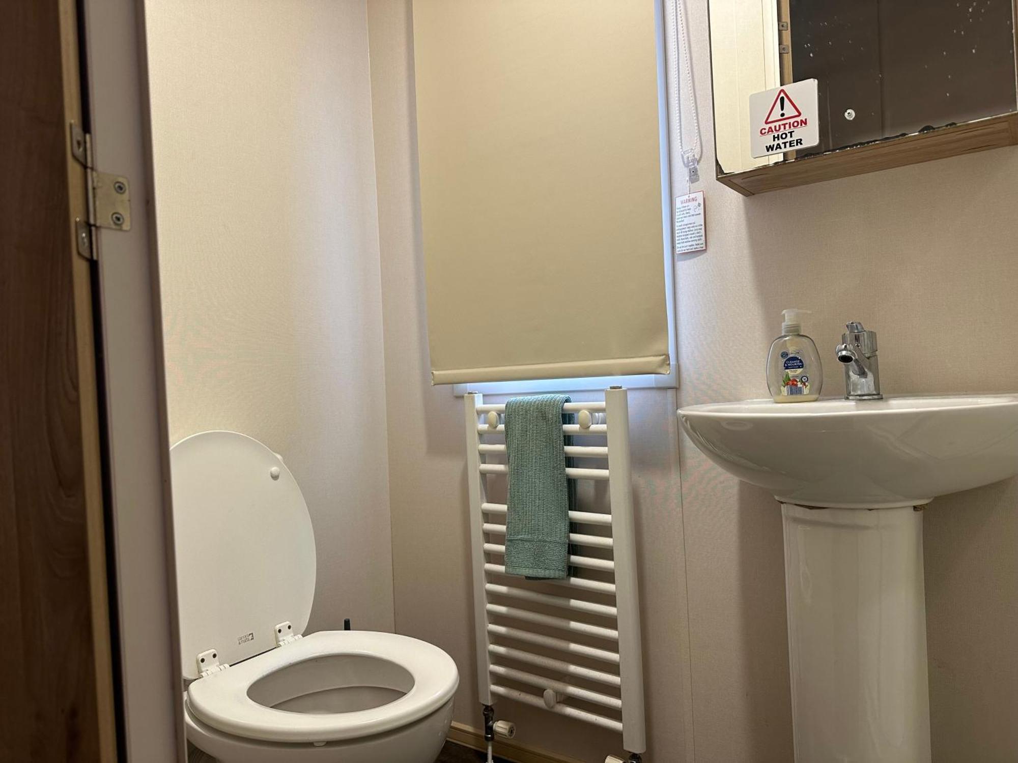 Felixstowe Chimo Caravan 8 Sleeps 5 Min To Beach Exterior photo