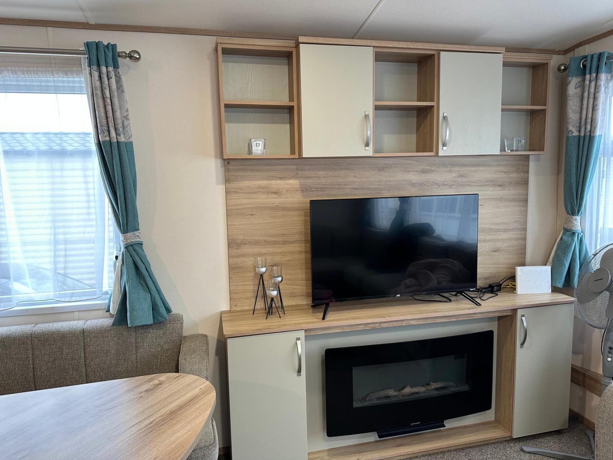 Felixstowe Chimo Caravan 8 Sleeps 5 Min To Beach Exterior photo